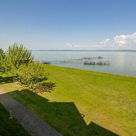 976 - Lakóparkban Teljes Panorámás, Közvetlen Vízparti, 2 Szobás Modern Appartamento *
